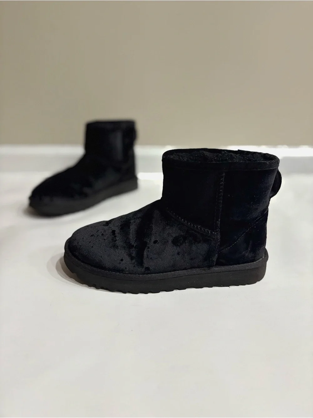 UGG Classic Mini Velvet Boots Women’s Size 7 EU 38 Black Cozy Y2K Chic